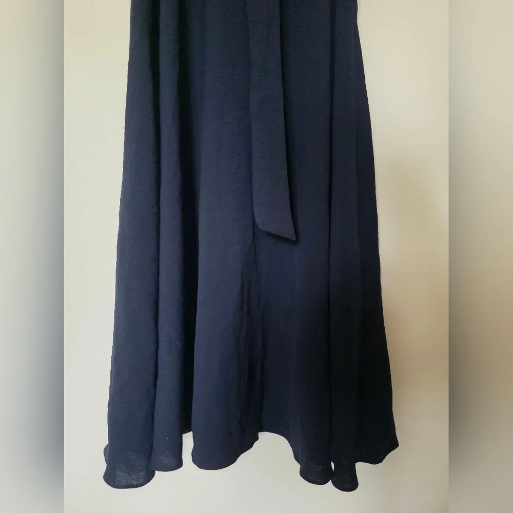 DKNY Elegant Navy Midi Dress with Tie‎
